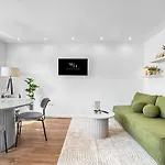 Modernes 'ulla' In Appartement *